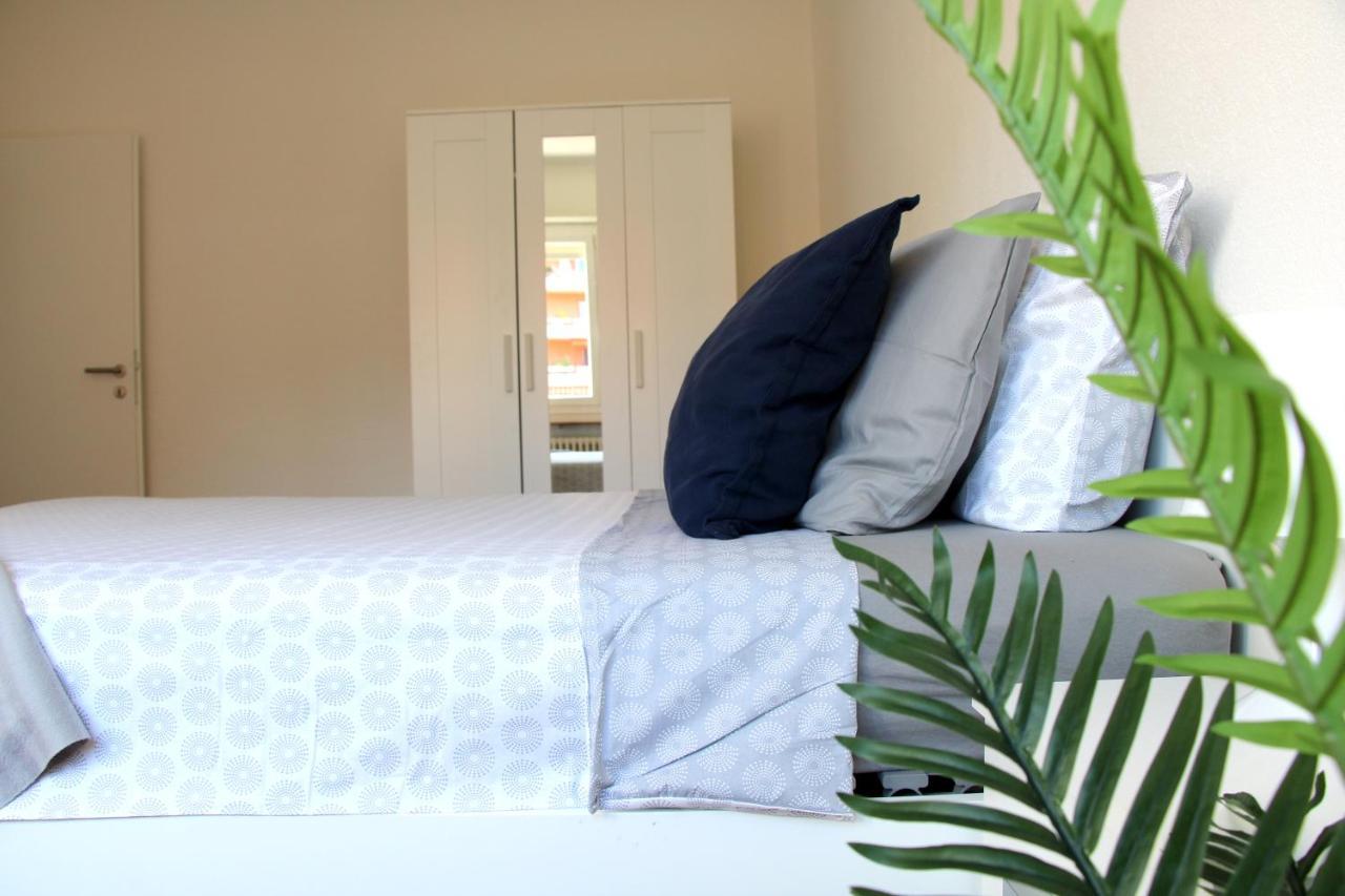 Cozy Apartment With Free Parking & Close To Lake Lugano Esterno foto