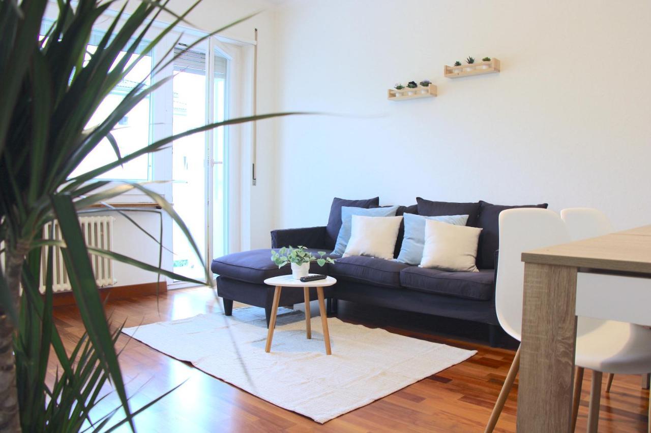Cozy Apartment With Free Parking & Close To Lake Lugano Esterno foto