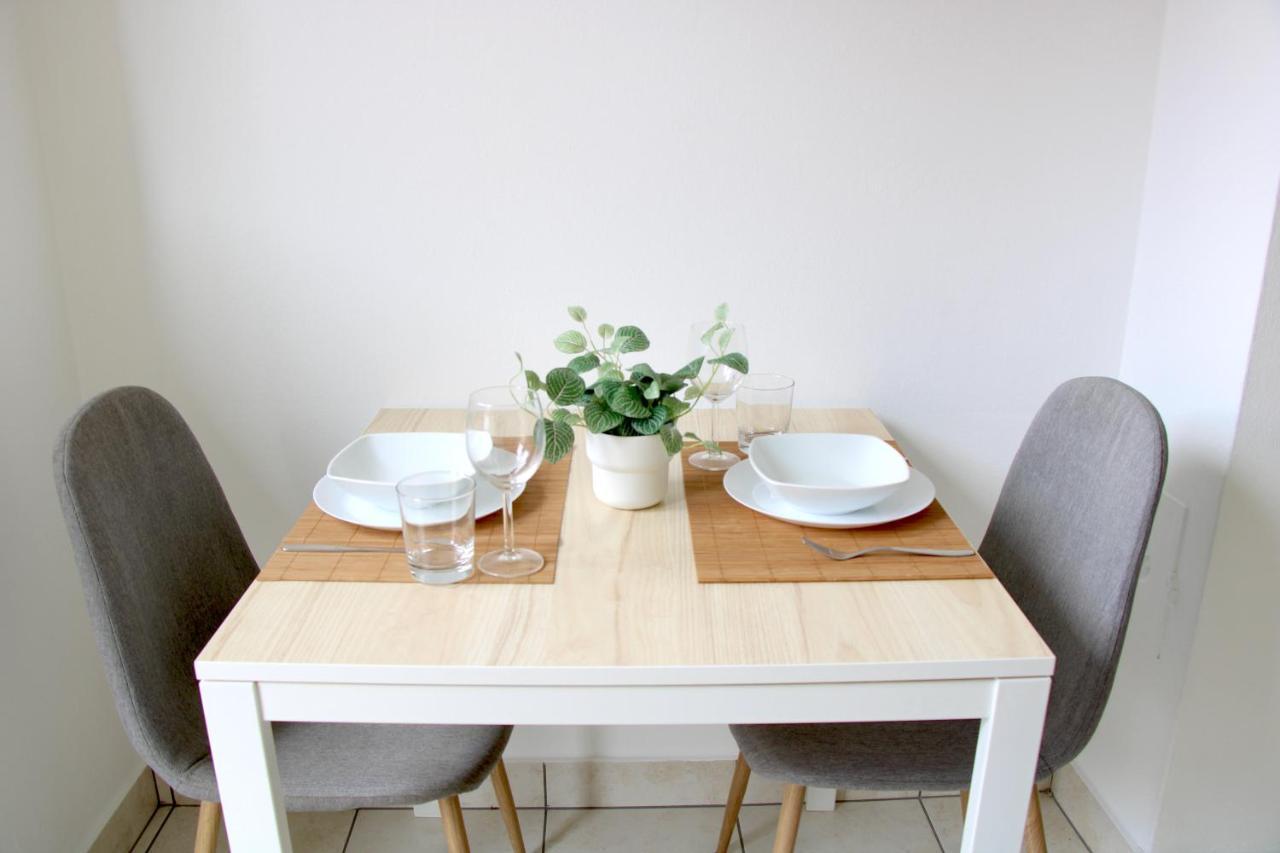 Cozy Apartment With Free Parking & Close To Lake Lugano Esterno foto